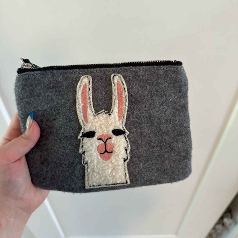 Llama Clutch
